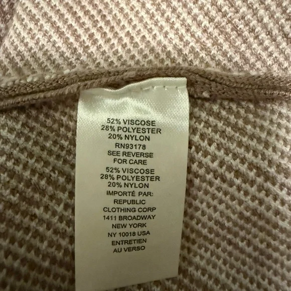 Geometric Patterned Sweater - Picture 4 of 4